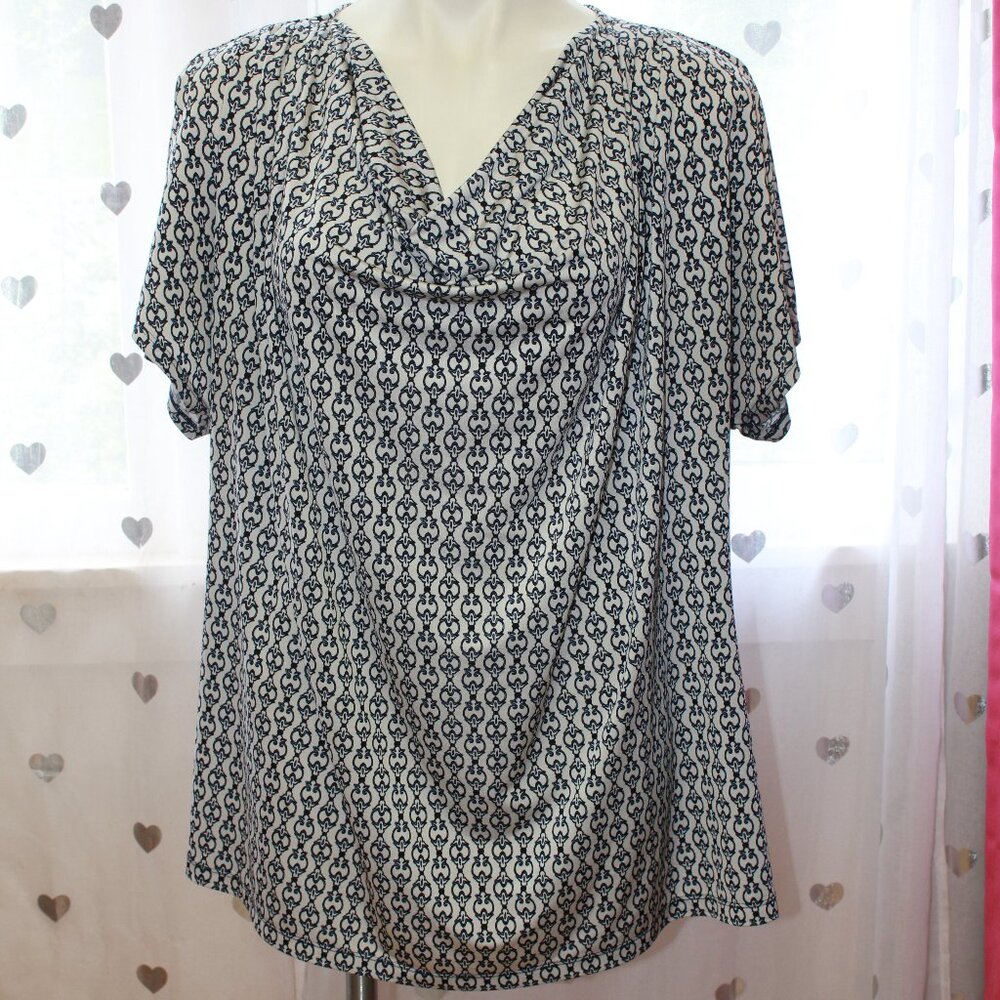 #268 Unknown Brand Navy White Patterned Short-Sleeve Dressy Tee Size Approx. 2X